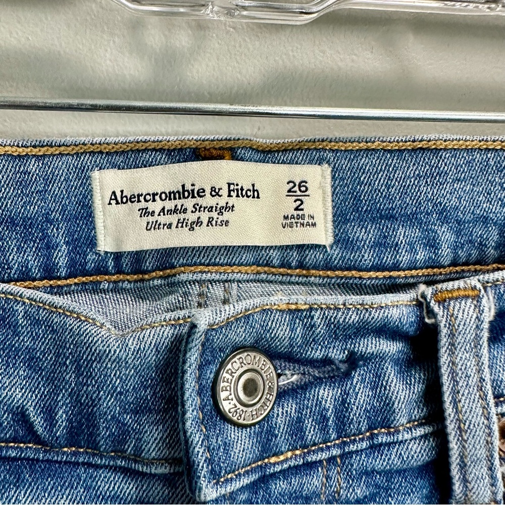 Abercrombie and Fitch Ultra High Rise Ankle Straight Cuffed Jeans - Picture 5 of 6